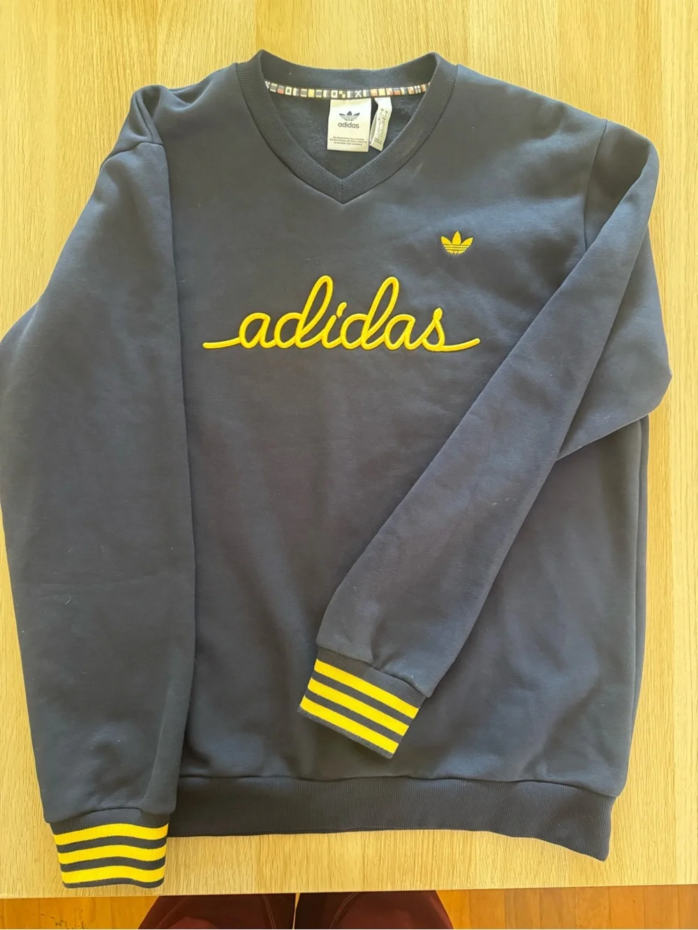 Adidas Originals Navy Blue & Gold V-Neck Embroidered Script Sweatshirt Large
